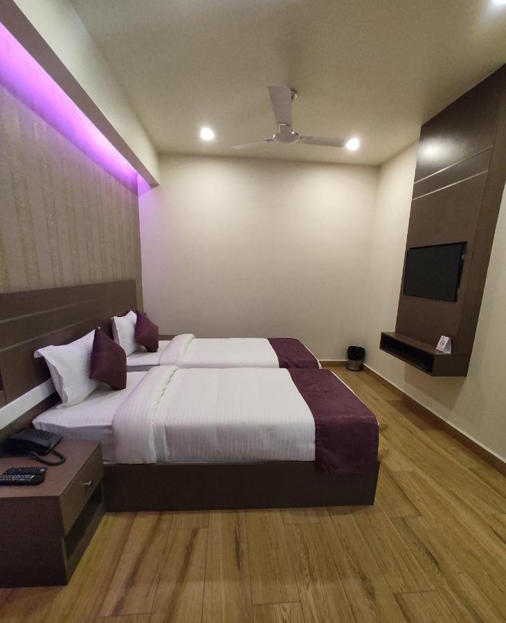 Hotel Lavender Infopark Kochi Exterior foto
