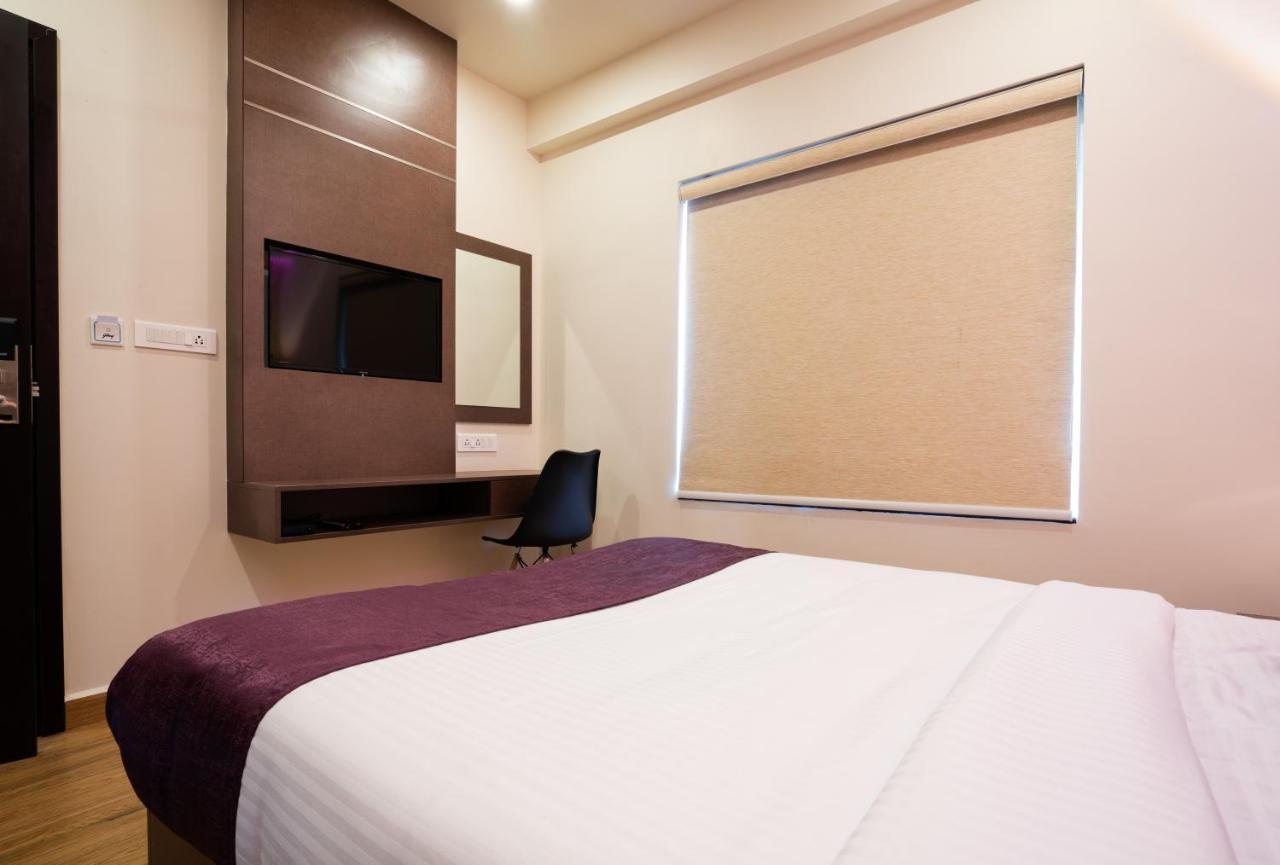 Hotel Lavender Infopark Kochi Exterior foto